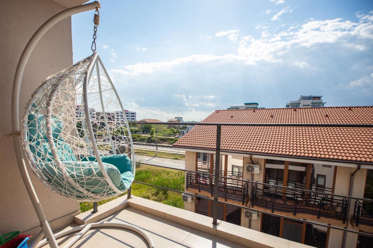 Holidays Vibes Apart Mamaia Nord Navodari Bagian luar foto
